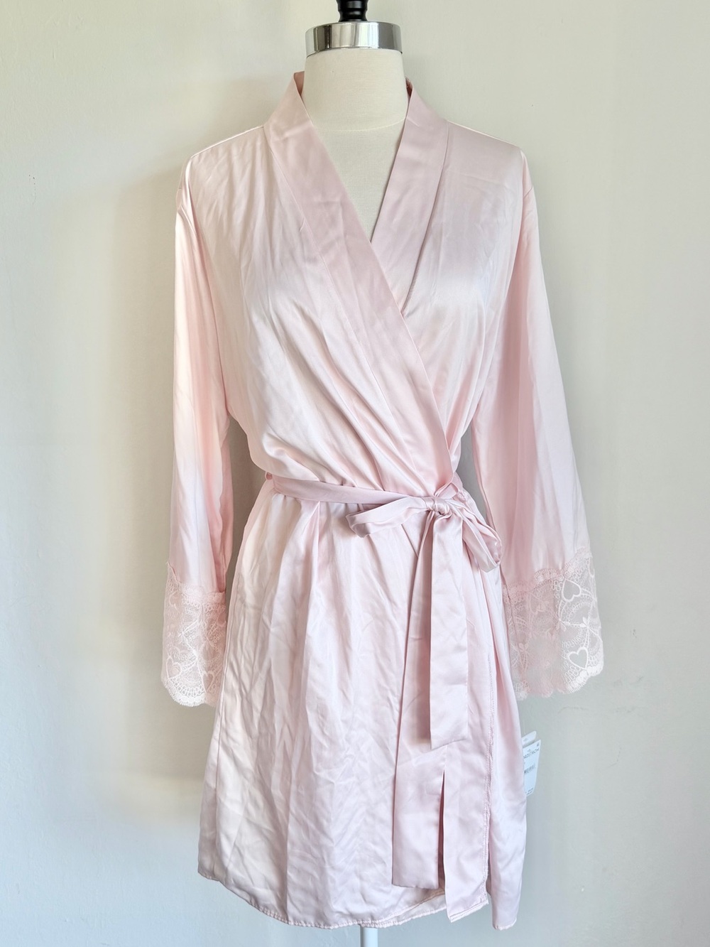 Flora Light Pink Satin Heart Lace-Trim Wrap Robe, Sz L/XL NWT Feminine Romantic